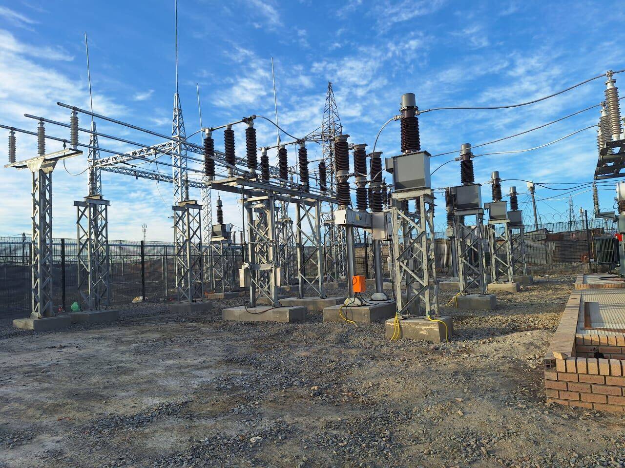 Nolungile HV switchyard with steel gantries and isolators